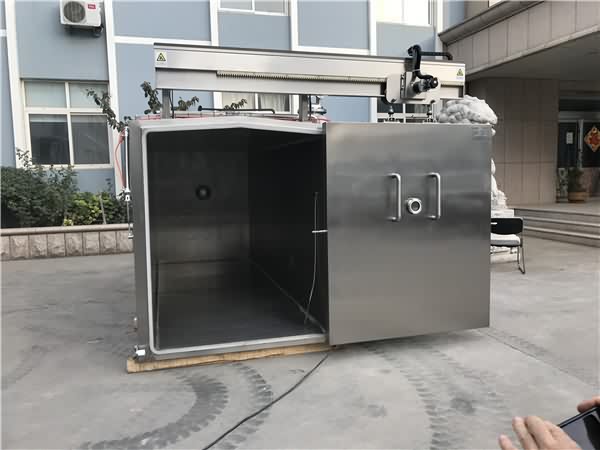 熟食預冷機：表面和中心同時均勻冷卻。而傳統冷卻表面冷卻快，內部冷卻非常緩慢